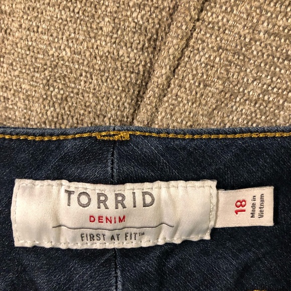 Torrid Denim Sz 18 Jegging Crop - Picture 7 of 7